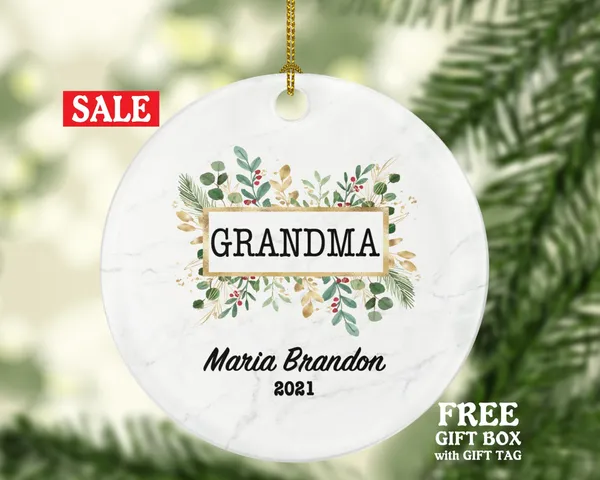 Custom Grandma Christmas Ornament,  Personalized Gift for Grandma, Best Grandma Ever Pregnancy Reveal, Baby Announcement, Grandma to Be